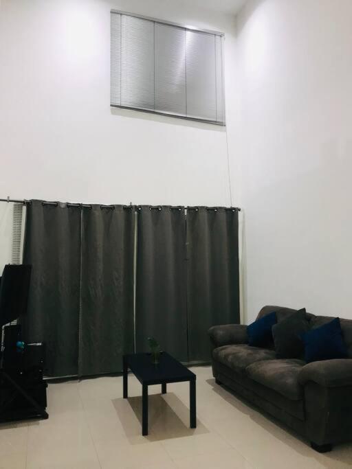 Casa Grande Y Comoda Cerca De Zona Industrial * San Luis Potosi